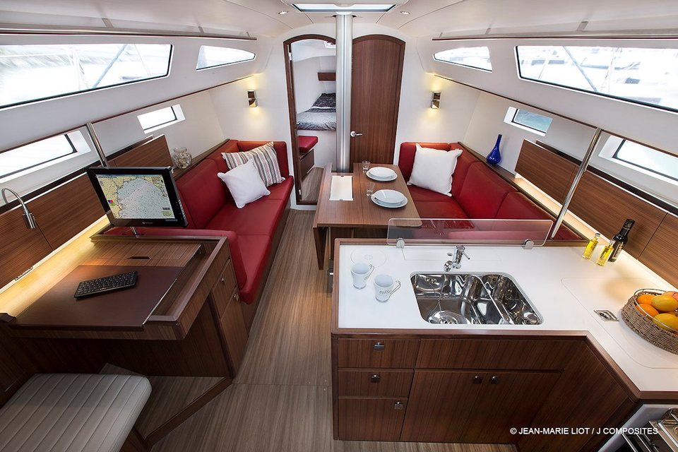 360 VR Virtual Tours of the J Boats J/122