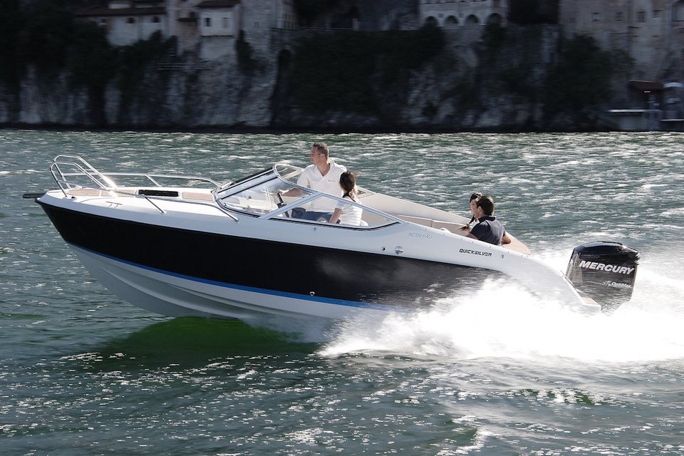 360 VR Virtual Tours of the Quicksilver Activ 645 Cruiser