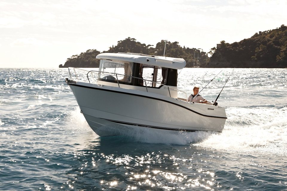 360 VR Virtual Tours of the Quicksilver 605 Pilothouse