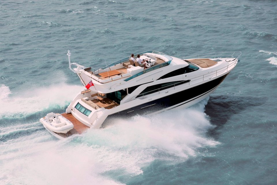 360 VR Virtual Tours of the Fairline Squadron 60