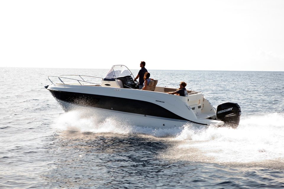 360 VR Virtual Tours of the Quicksilver Activ 805 Sundeck