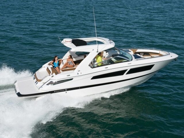 360 VR Virtual Tours of the Four Winns H350