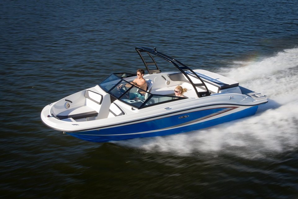 360 VR Virtual Tours of the Sea Ray SPX 210