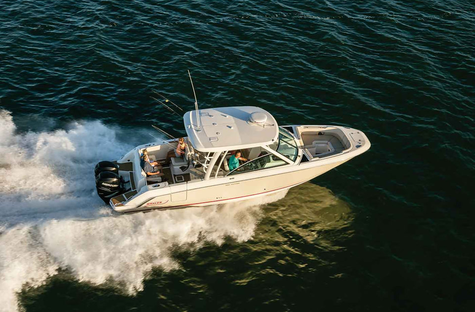 360 VR Virtual Tours of the Boston Whaler 320 Vantage