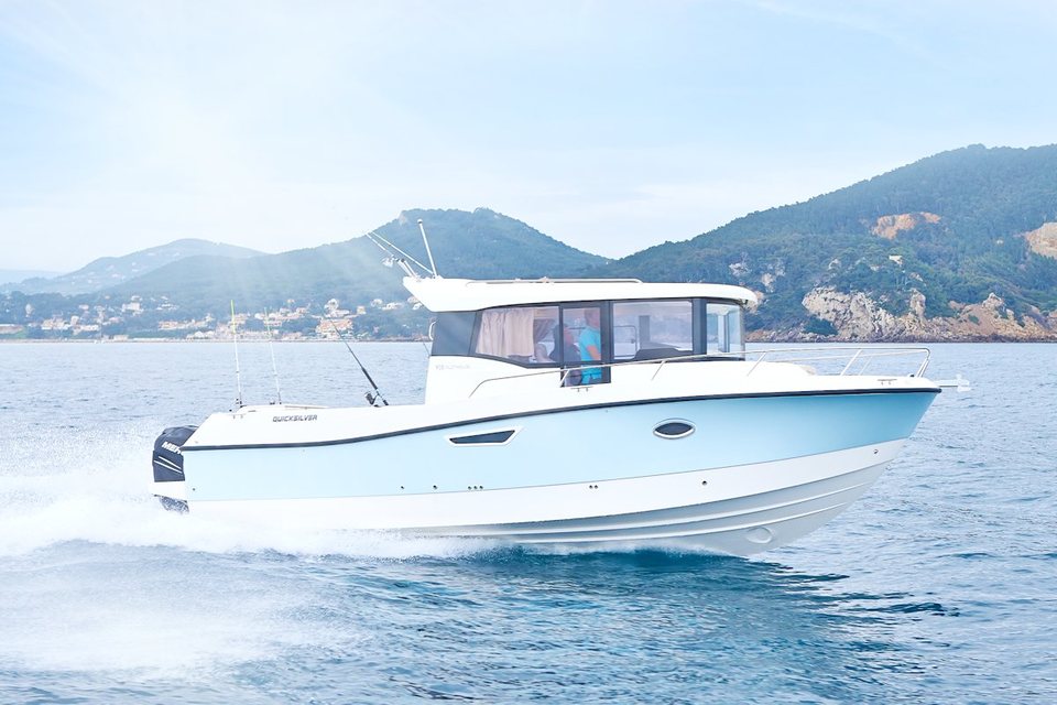 360 VR Virtual Tours of the Quicksilver 905 Pilothouse