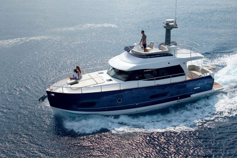 360 VR Virtual Tours of the Azimut Magellano 43