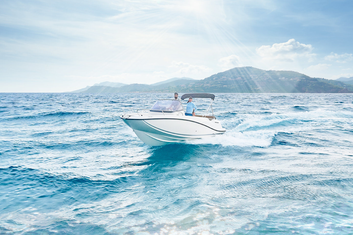 360 VR Virtual Tours of the Quicksilver Activ 605 Sundeck