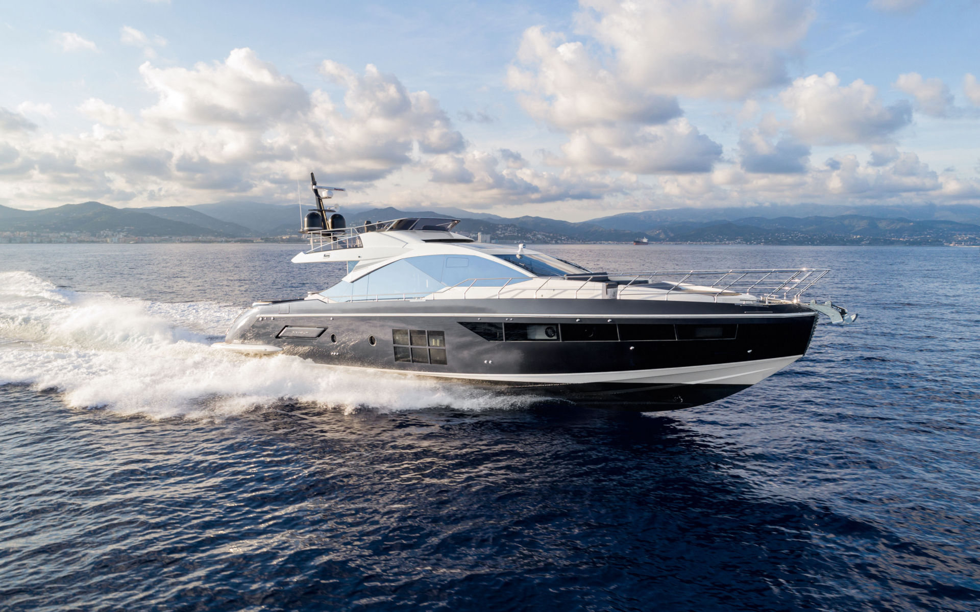 360 VR Virtual Tours of the Azimut S7