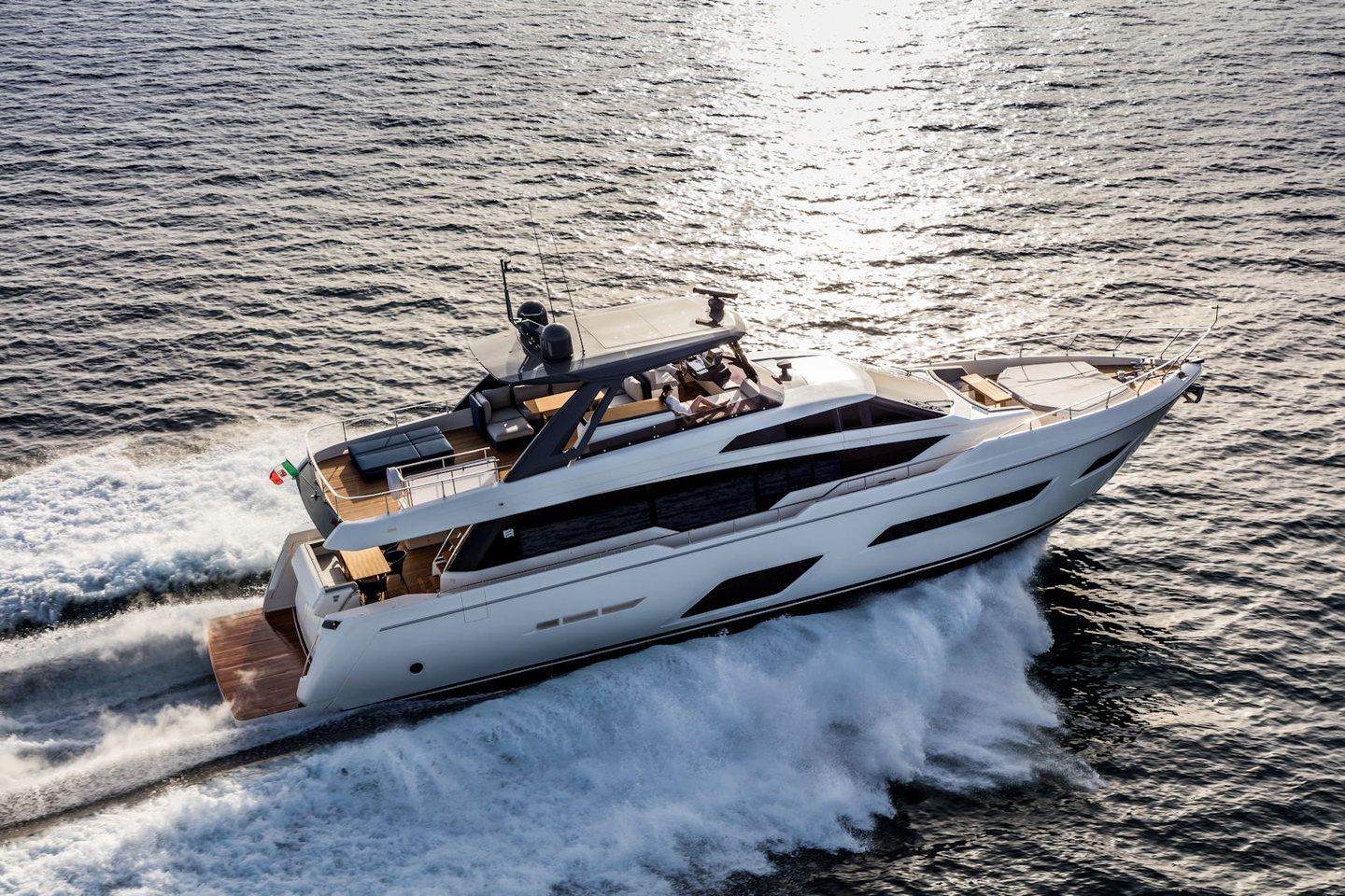 360 VR Virtual Tours of the Ferretti Yachts 780