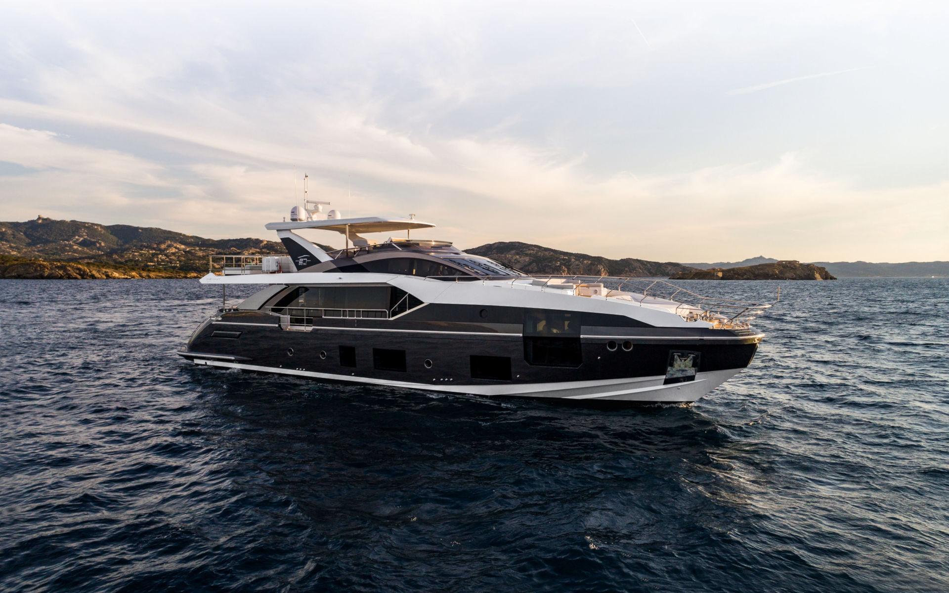 360 VR Virtual Tours of the Azimut Grande 27M