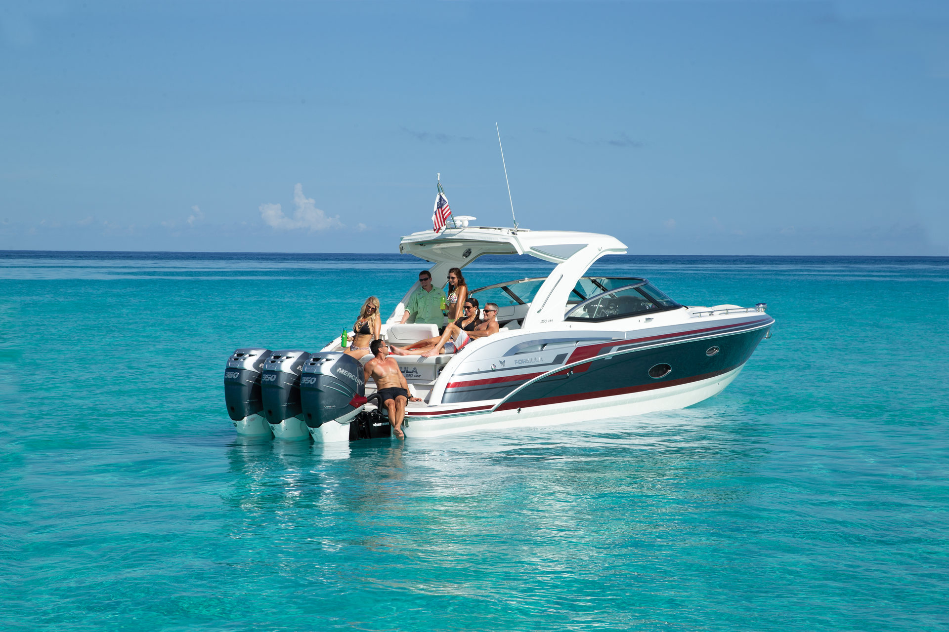 360 VR Virtual Tours of the Formula 350 Crossover Bowrider Outboards