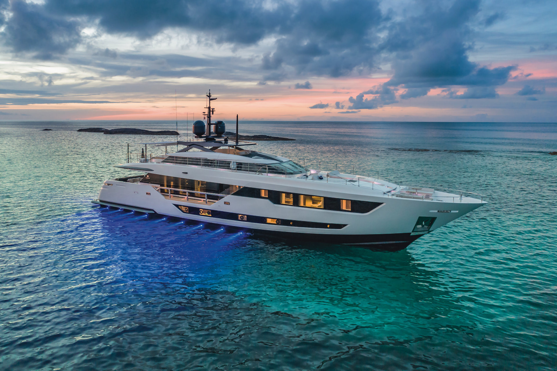 360 VR Virtual Tours of the Custom Line 120'