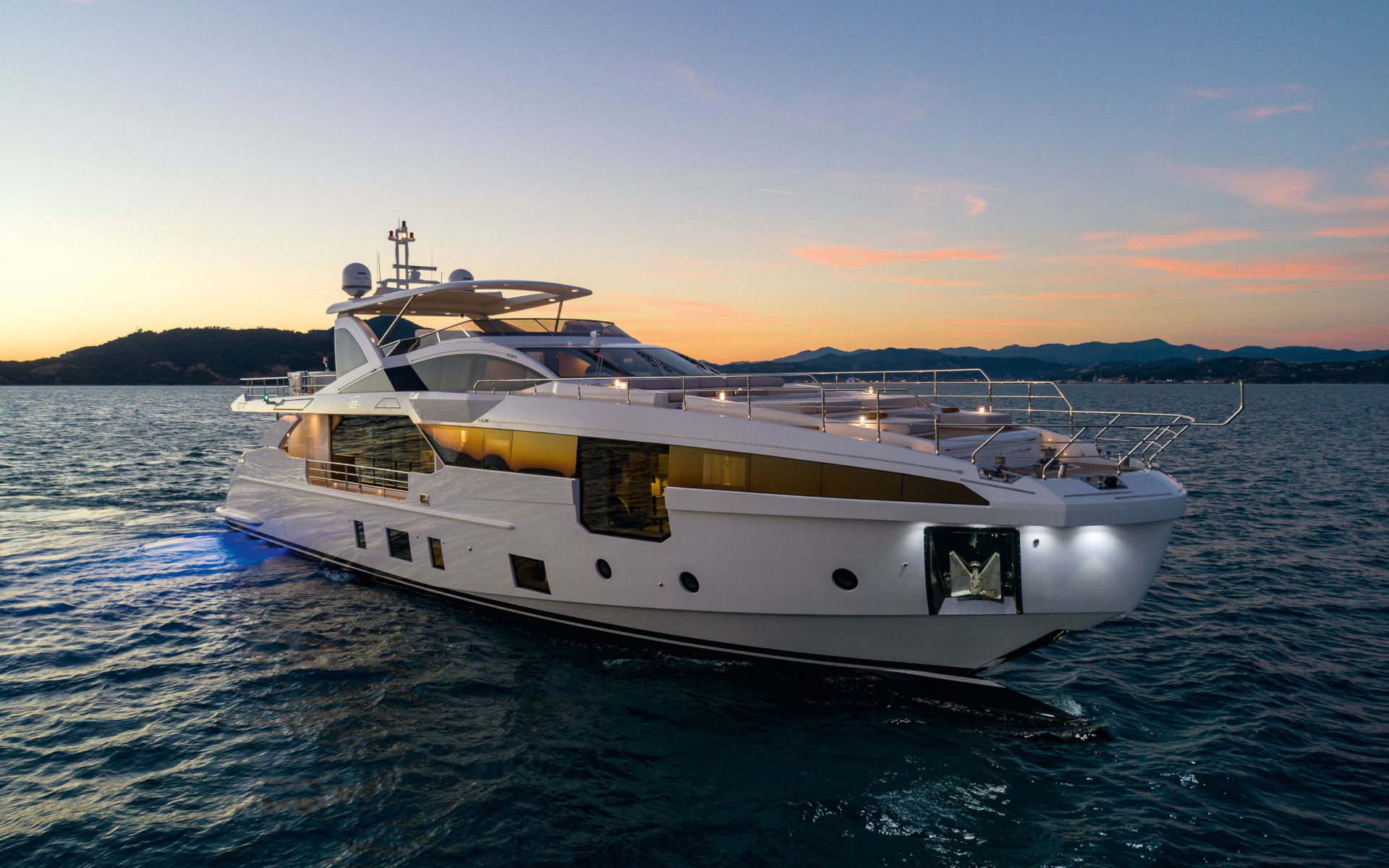 360 VR Virtual Tours of the Azimut Grande 32M