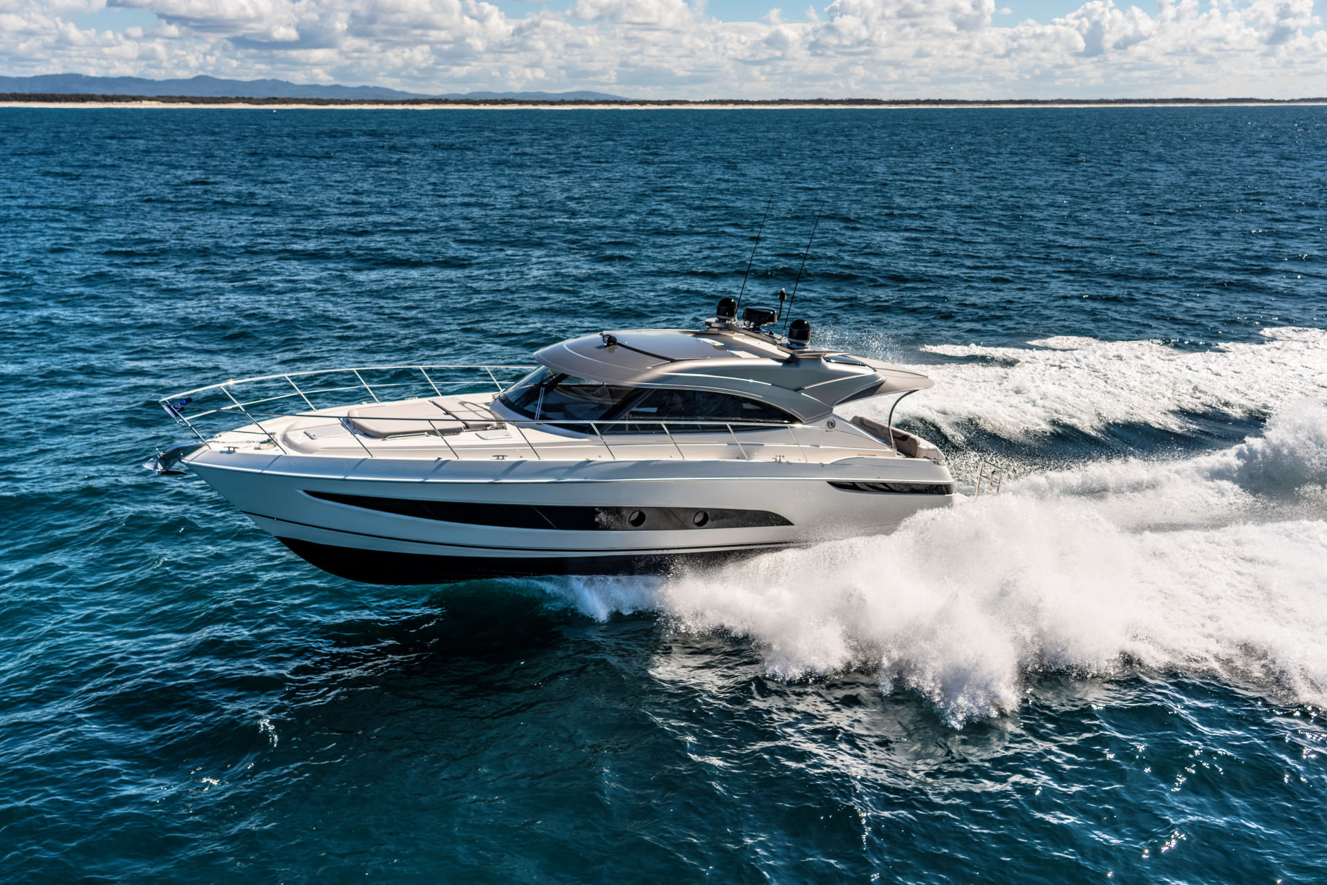 360 VR Virtual Tours of the Riviera 4800 Sport Yacht