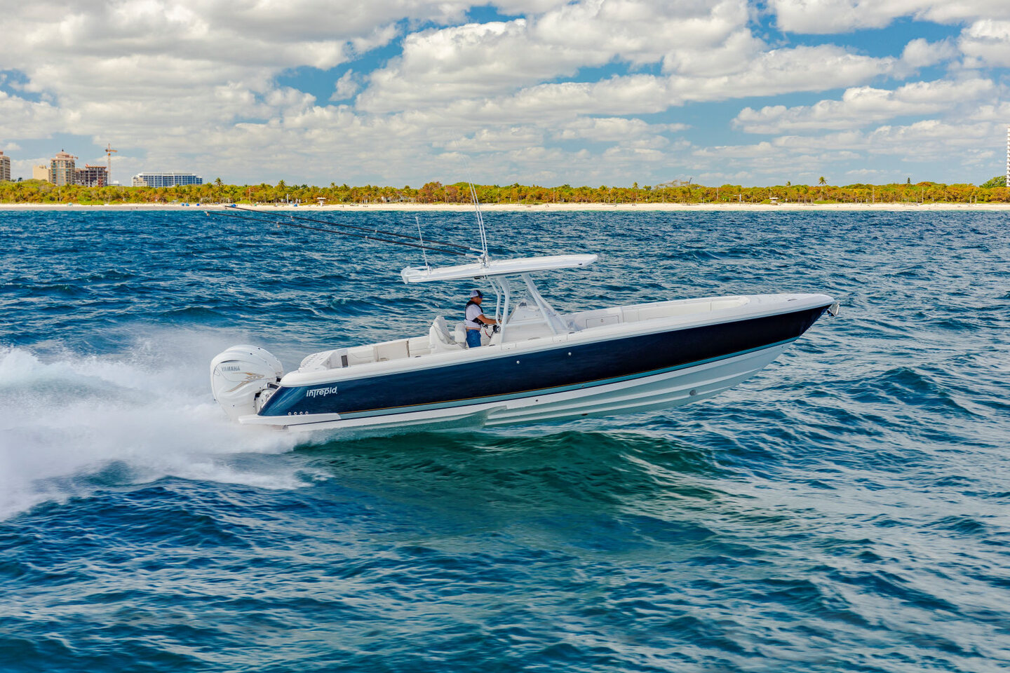 360 VR Virtual Tours of the Intrepid 345 Nomad FE