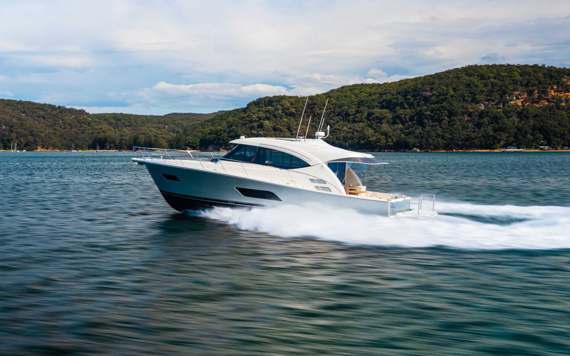 360 VR Virtual Tours of the Riviera 545 SUV