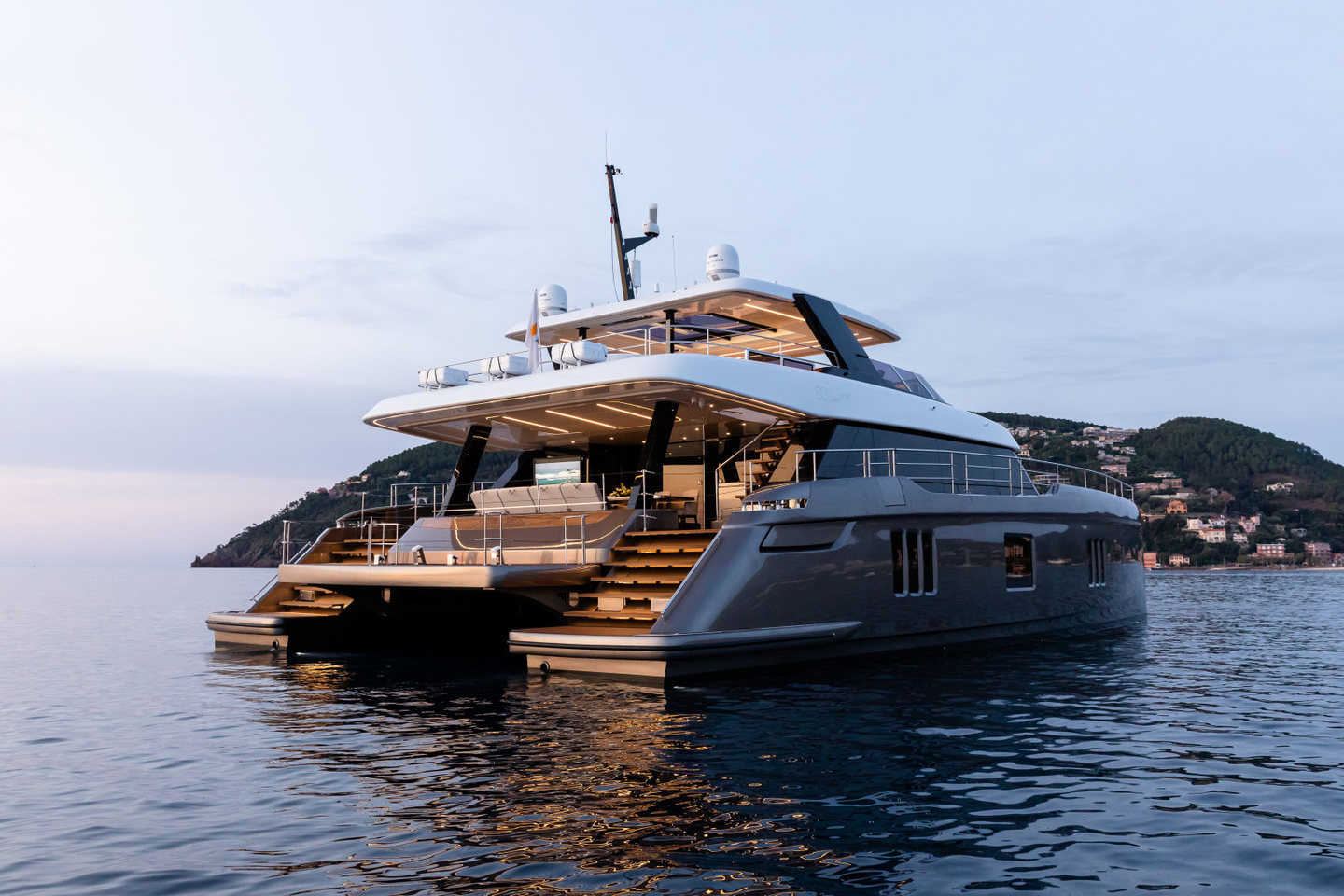 360 VR Virtual Tours of the Sunreef 80