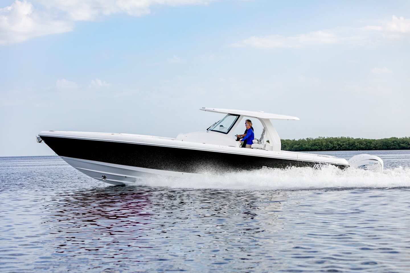 360 VR Virtual Tours of the Intrepid 407 Nomad SE