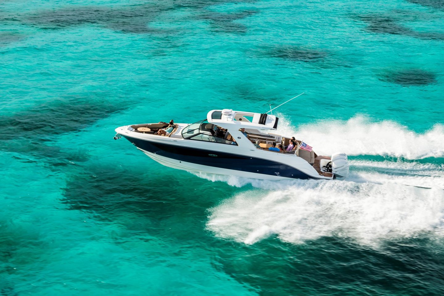 360 VR Virtual Tours of the Sea Ray SLX 400 Outboard