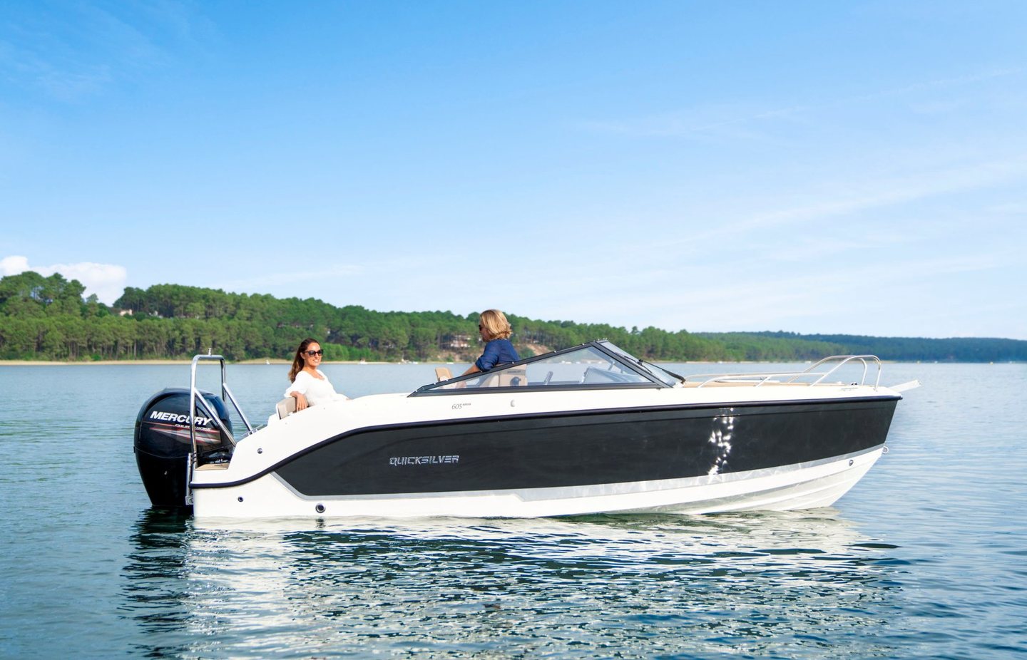 360 VR Virtual Tours of the Quicksilver Activ 605 Cruiser