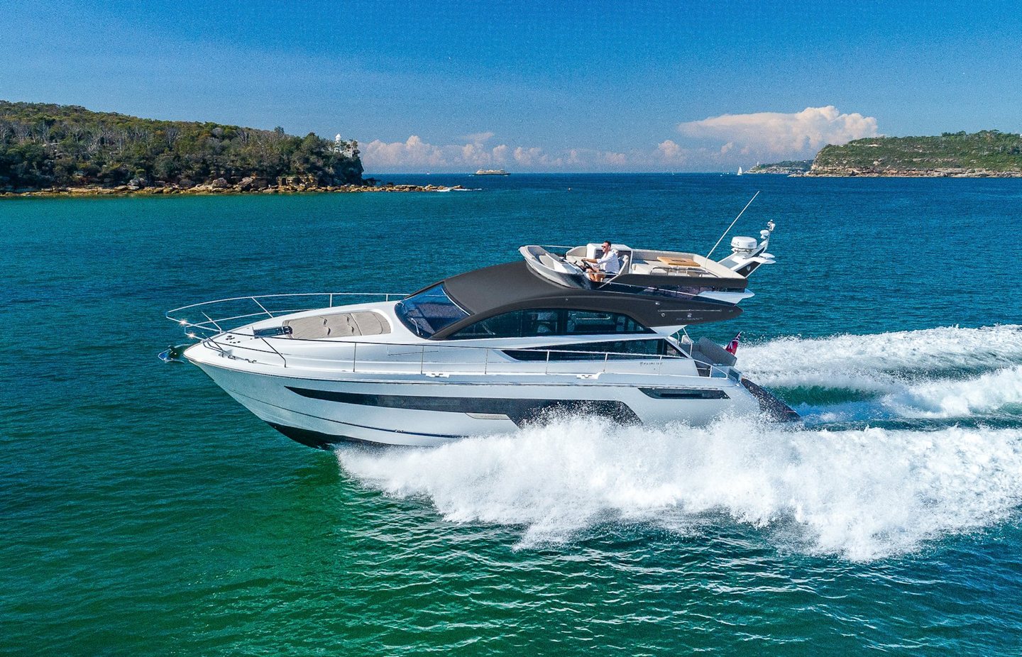 360 VR Virtual Tours of the Fairline Squadron 50