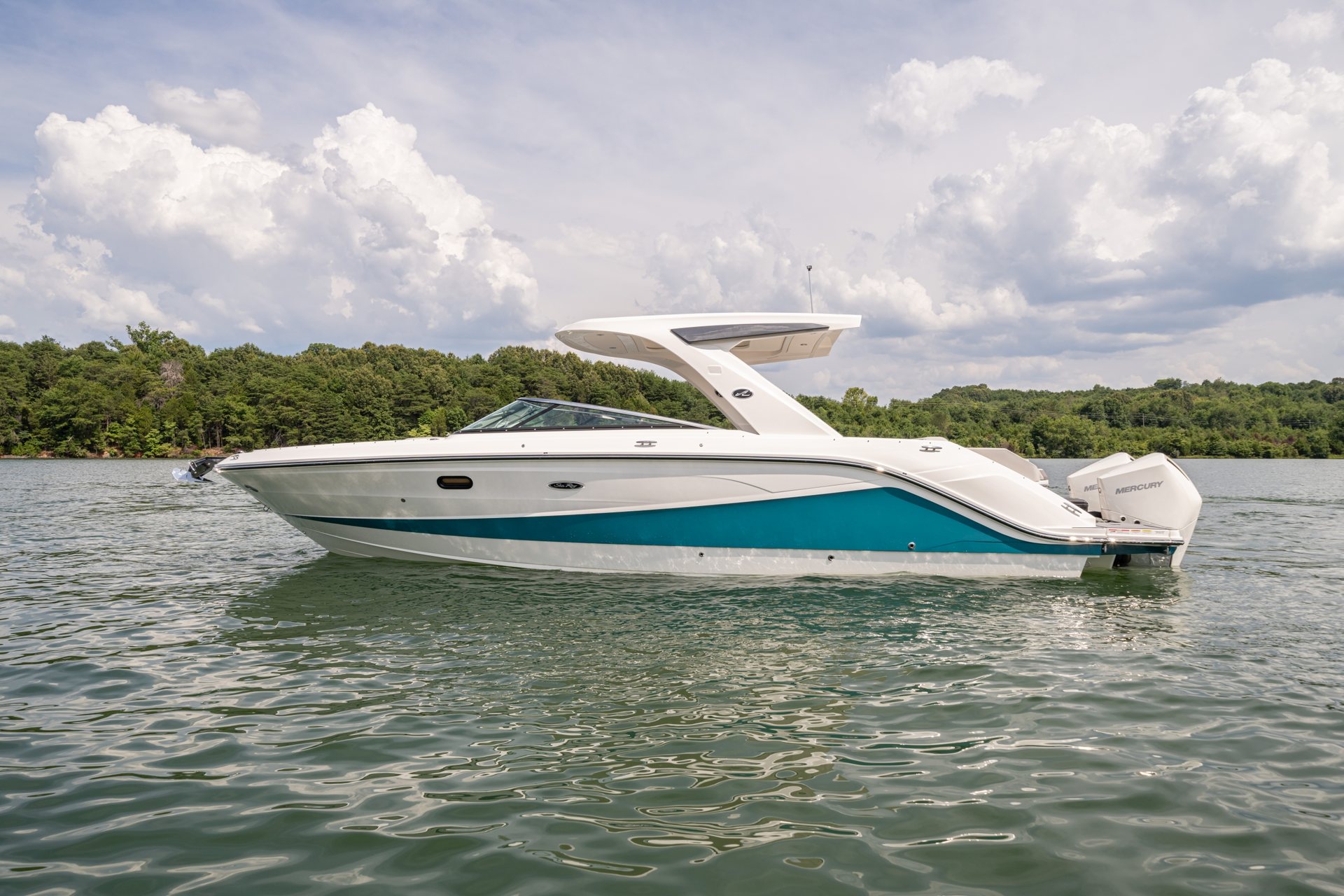 360 VR Virtual Tours of the Sea Ray SLX 310 Outboard