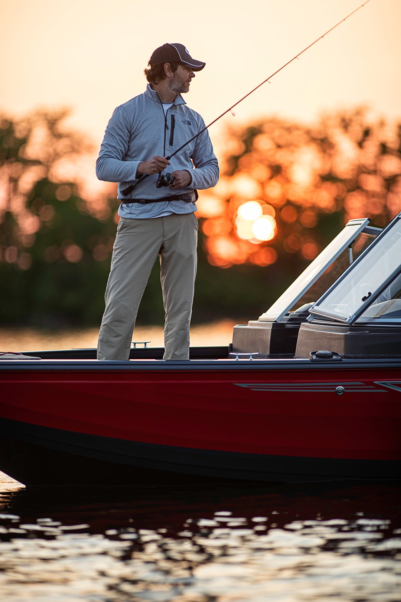 360 VR Virtual Tours of the Crestliner 1650 Fish Hawk WT JS