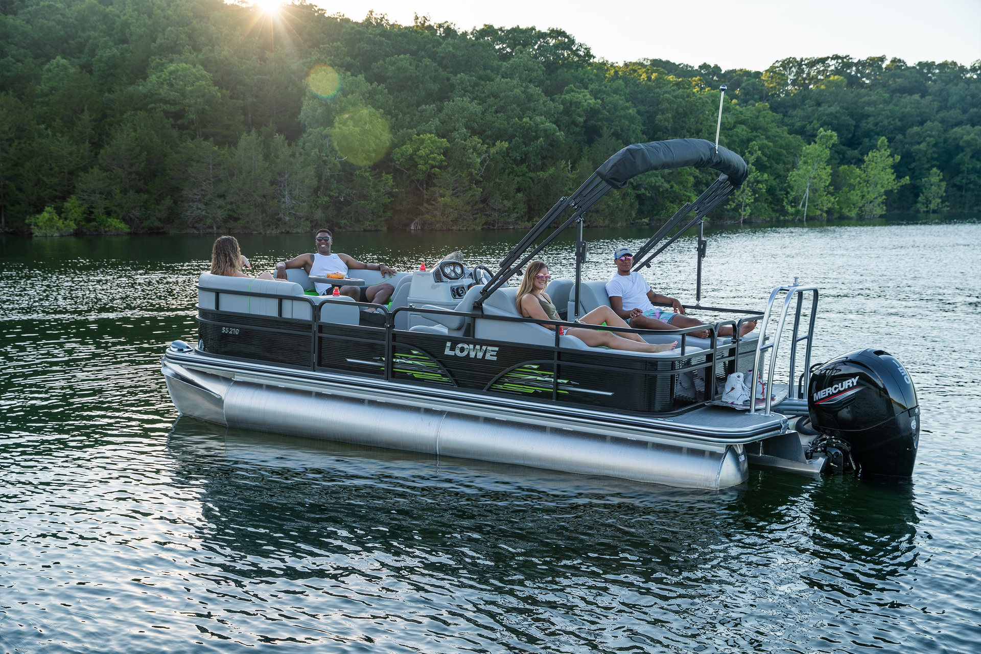 360 VR Virtual Tours of the Lowe Super Sport 210 Rear Facing Lounge