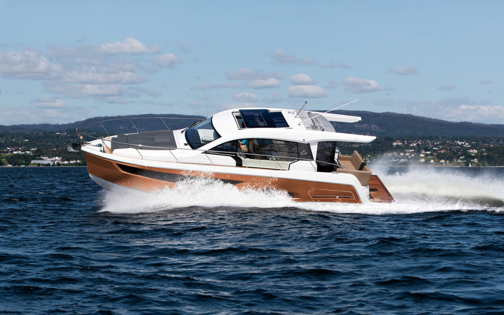360 VR Virtual Tours of the Sealine C390