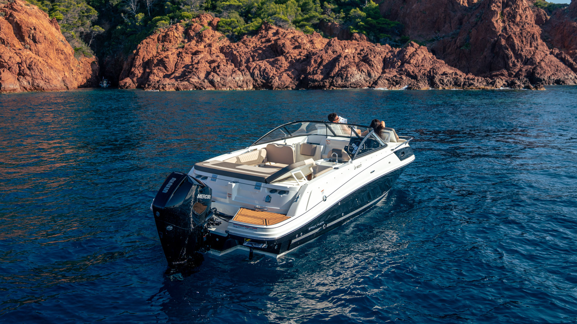 360 VR Virtual Tours of the Bayliner VR6 Cuddy