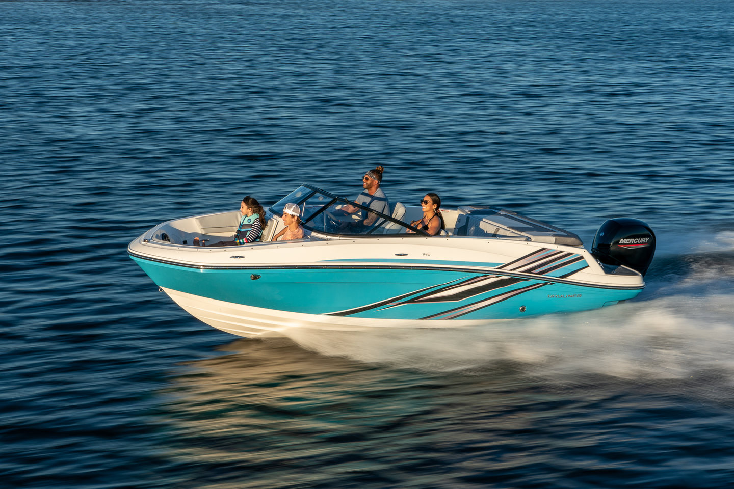 360 VR Virtual Tours of the Bayliner VR5 Bowrider