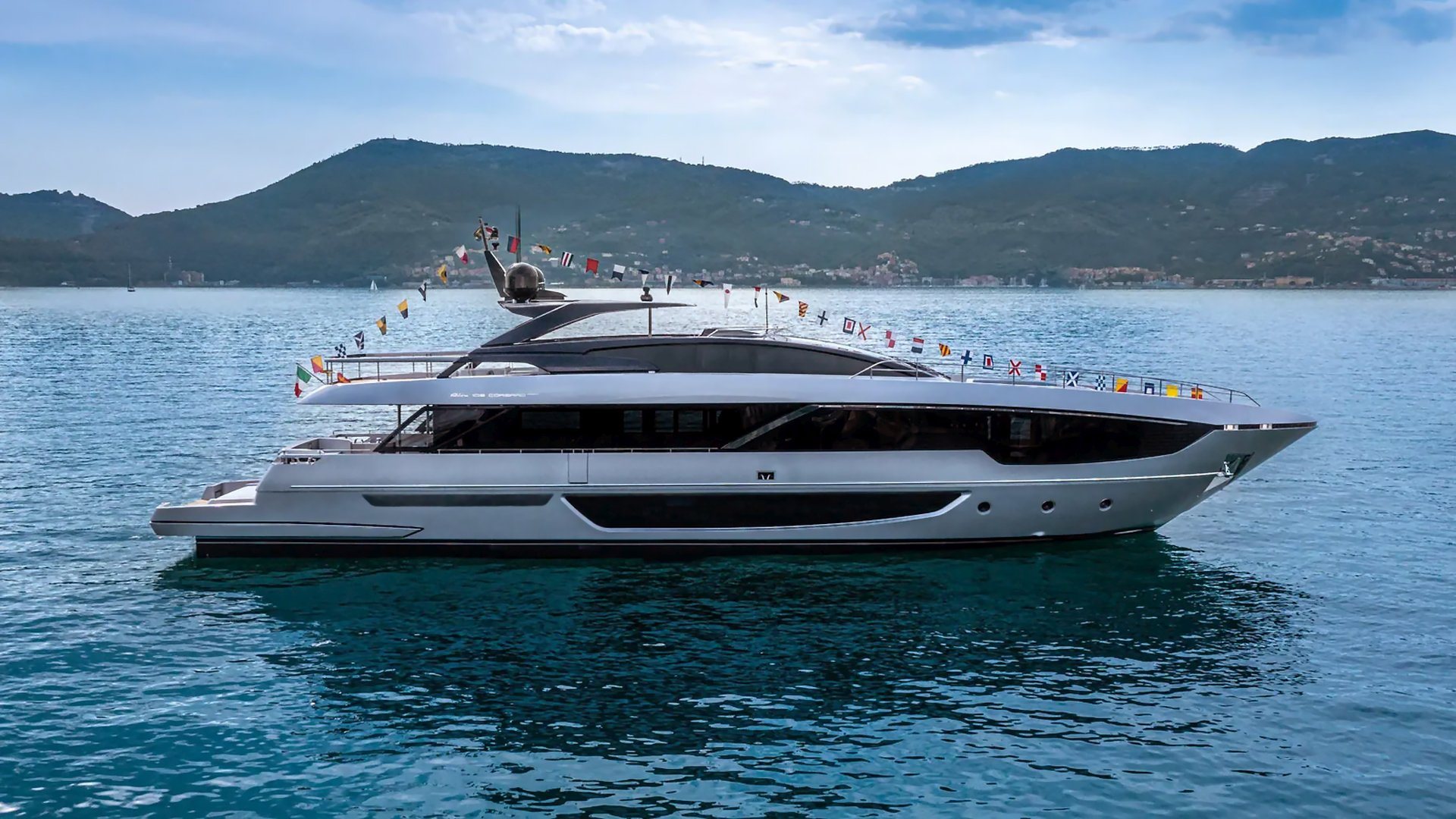 360 VR Virtual Tours of the Riva 102' Corsaro Super