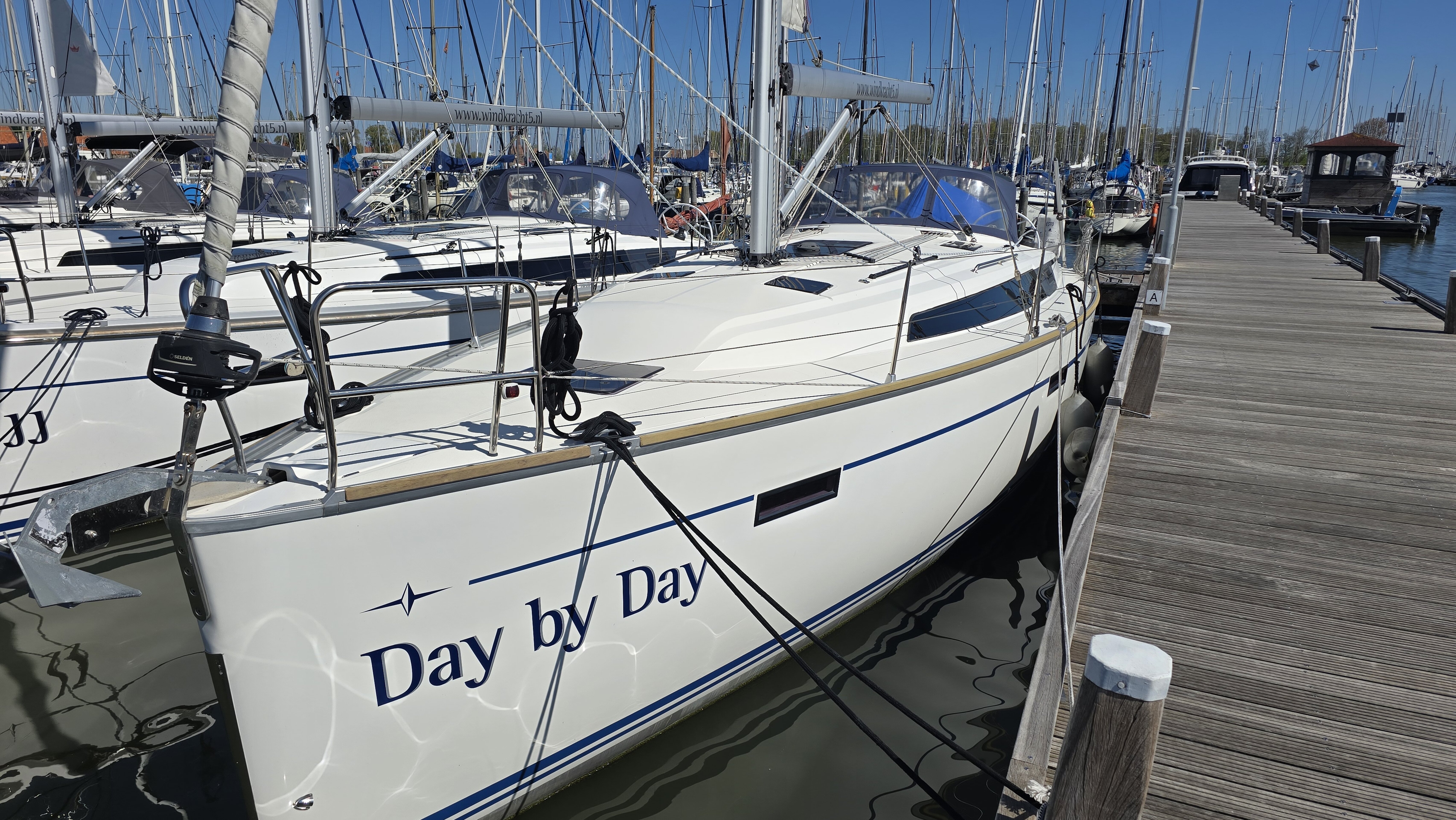 360 VR Virtual Tours of the Bavaria 41 Cruiser