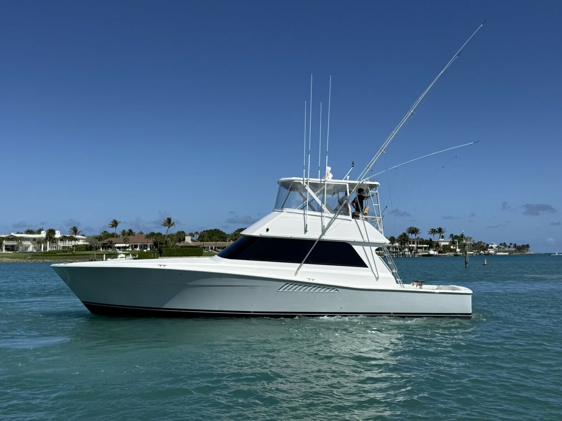 360 VR Virtual Tours of the 1992 Viking 52' Convertible 