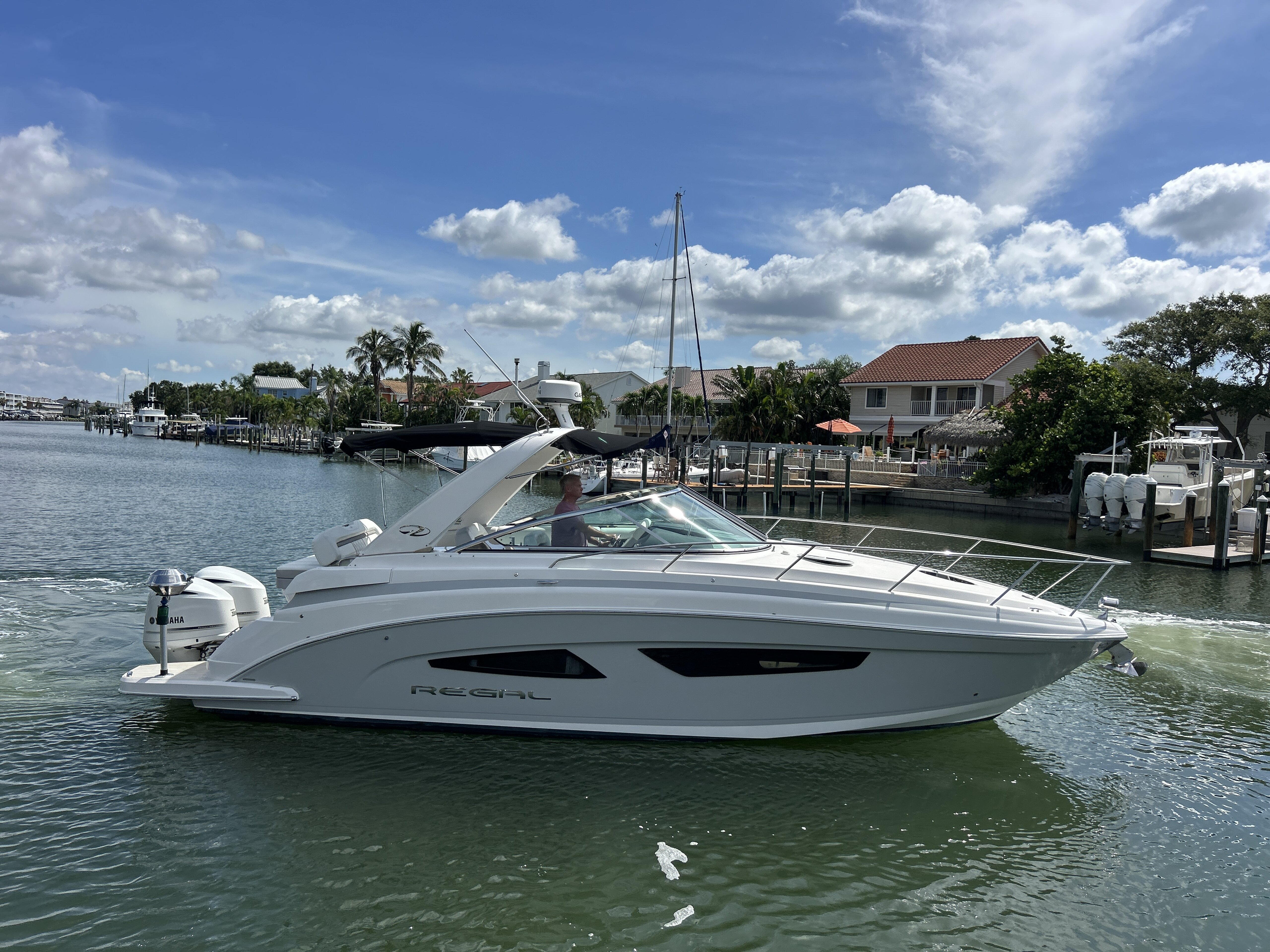 360 VR Virtual Tours of the Regal 33XO with Twin Yamaha 300 Outboards
