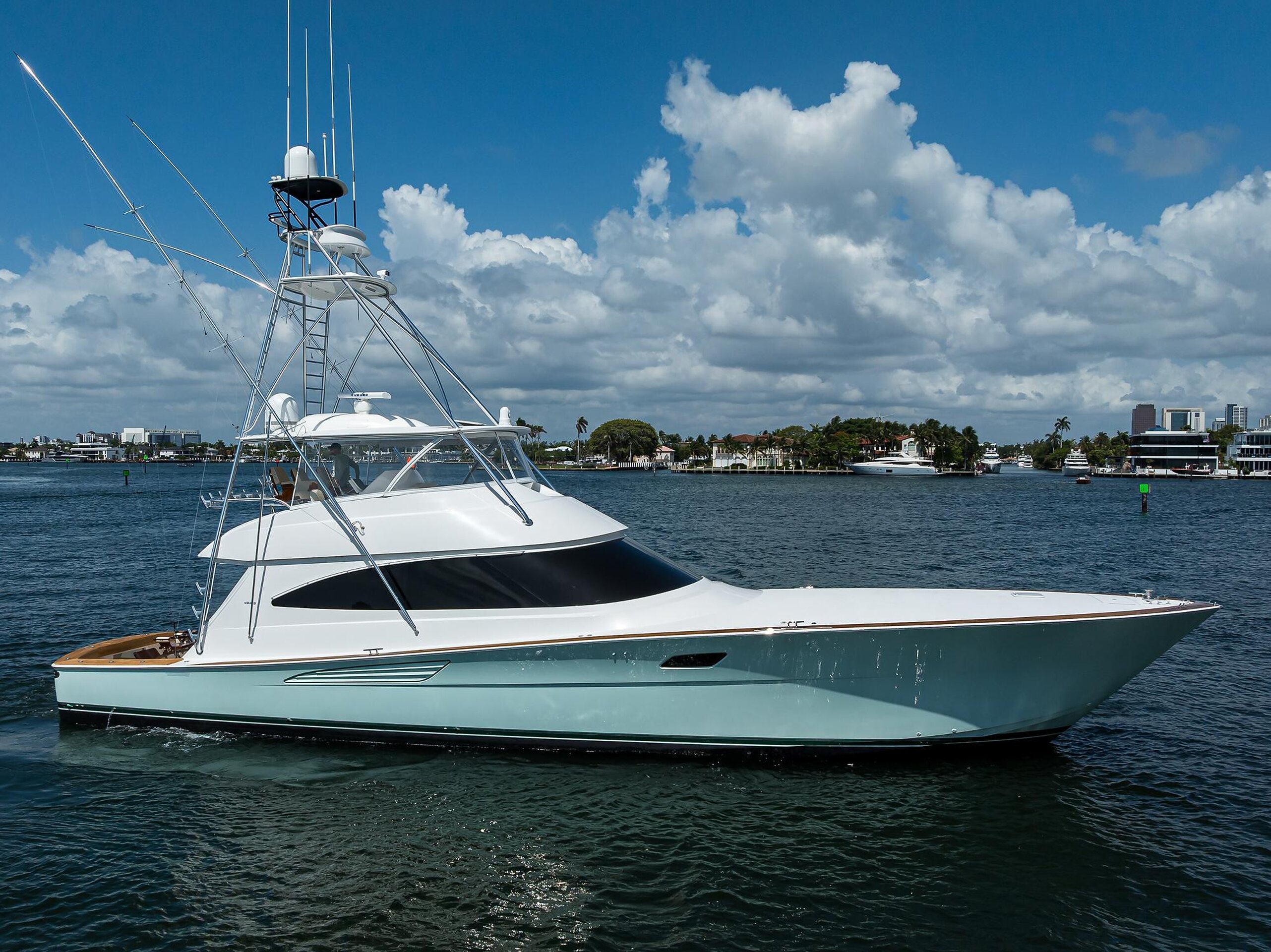 360 VR Virtual Tours of the 2021 Viking 72' Convertible - 