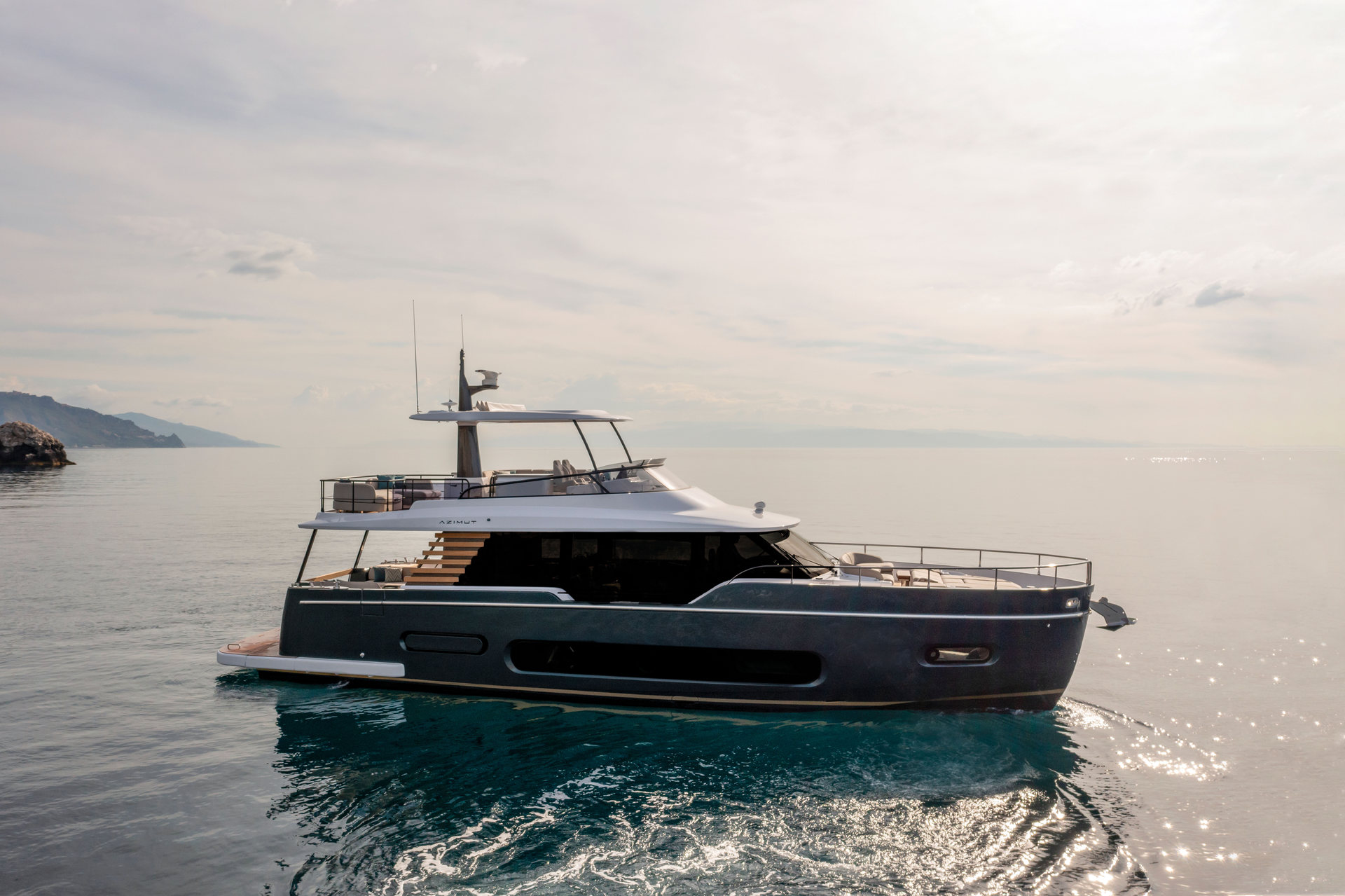 360 VR Virtual Tours of the Azimut Magellano 60