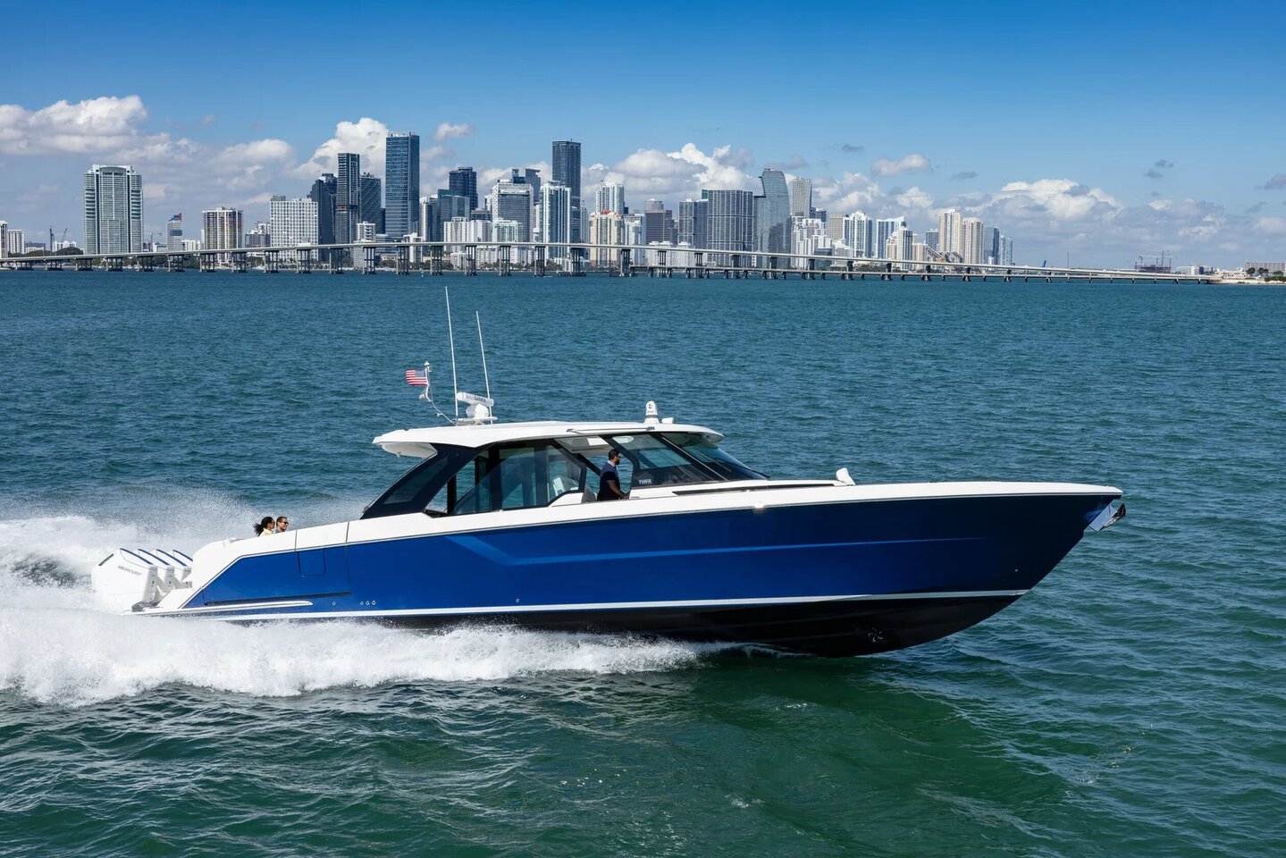 Tiara 56 LS – 360/VR Virtual Tour – VRCLOUD