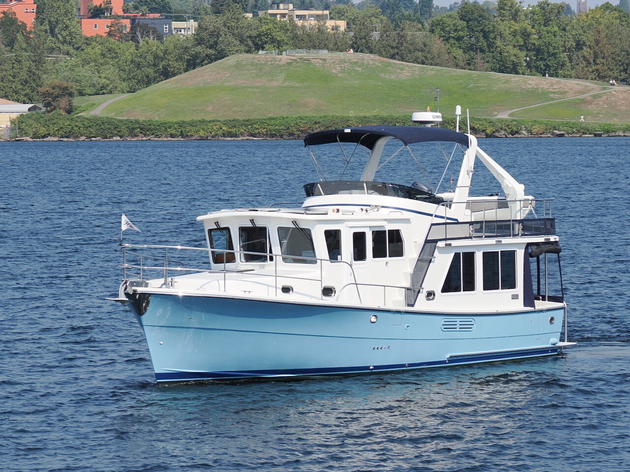 360 VR Virtual Tours of the 2023 Helmsman Trawlers 38E Pilothouse
