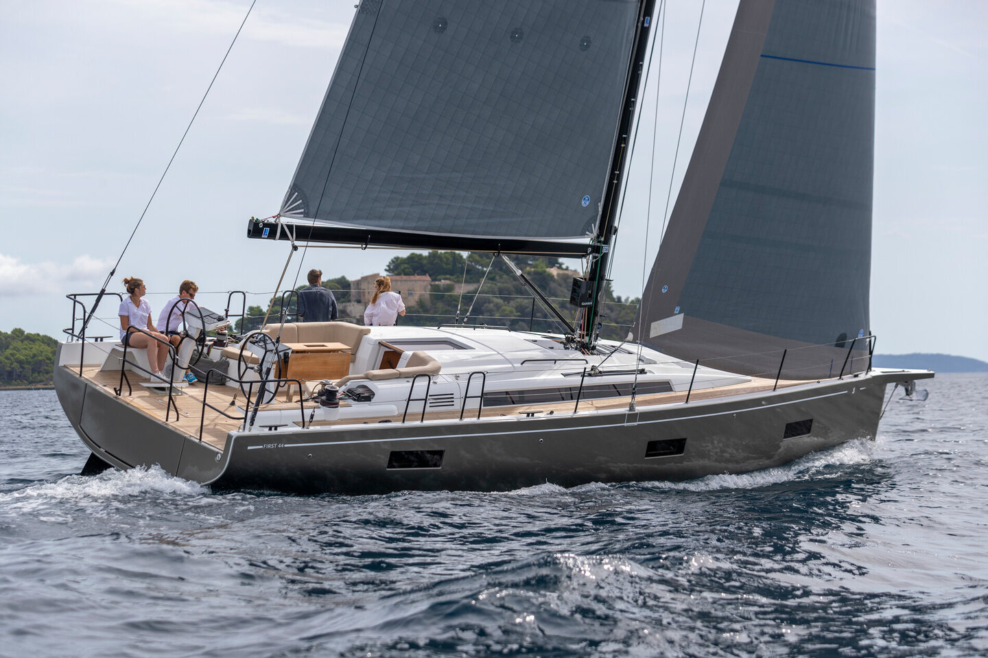 360 VR Virtual Tours of the 2024 FIRST 44 hull 23
