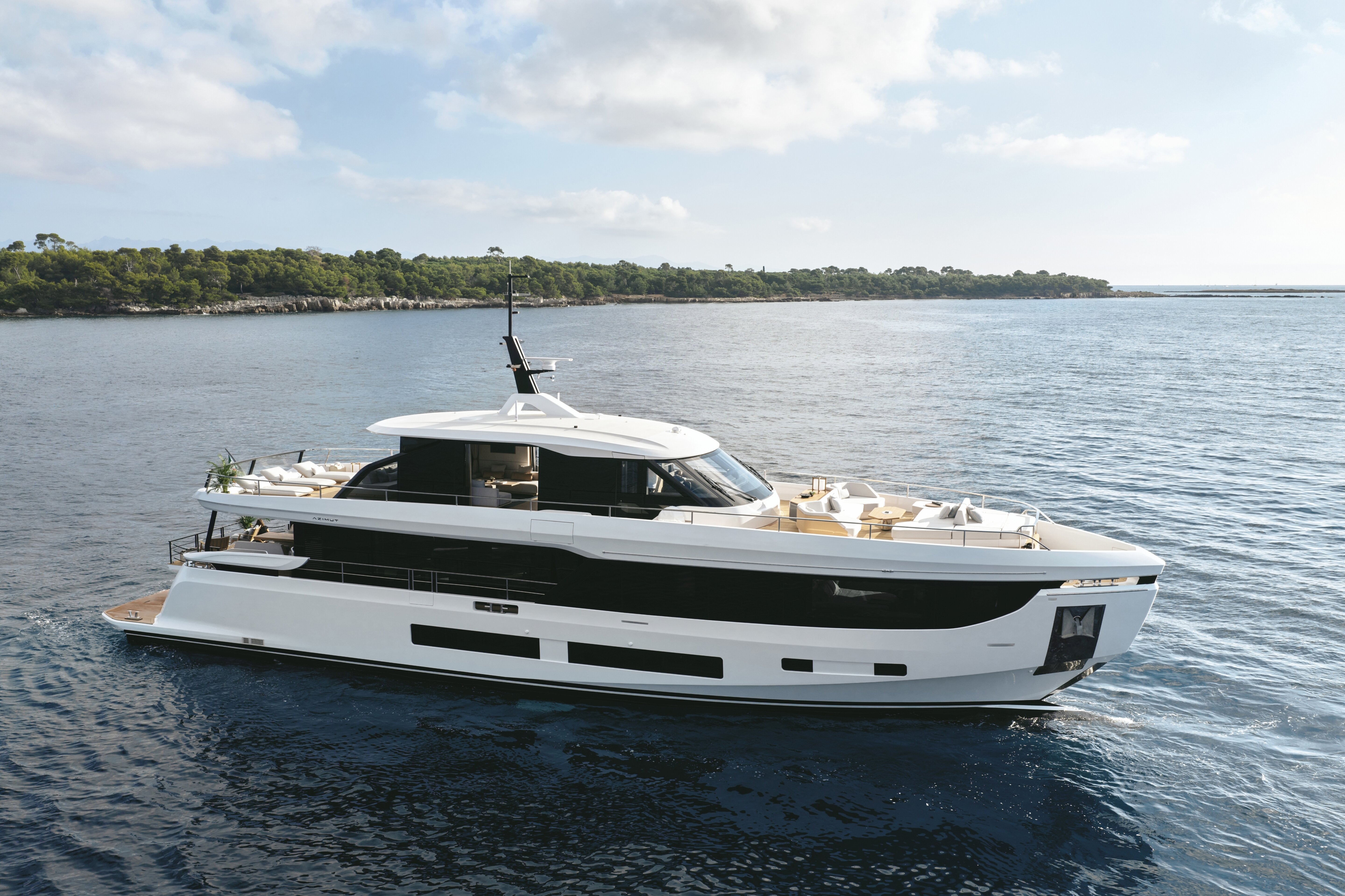 360 VR Virtual Tours of the Azimut Grande 30M