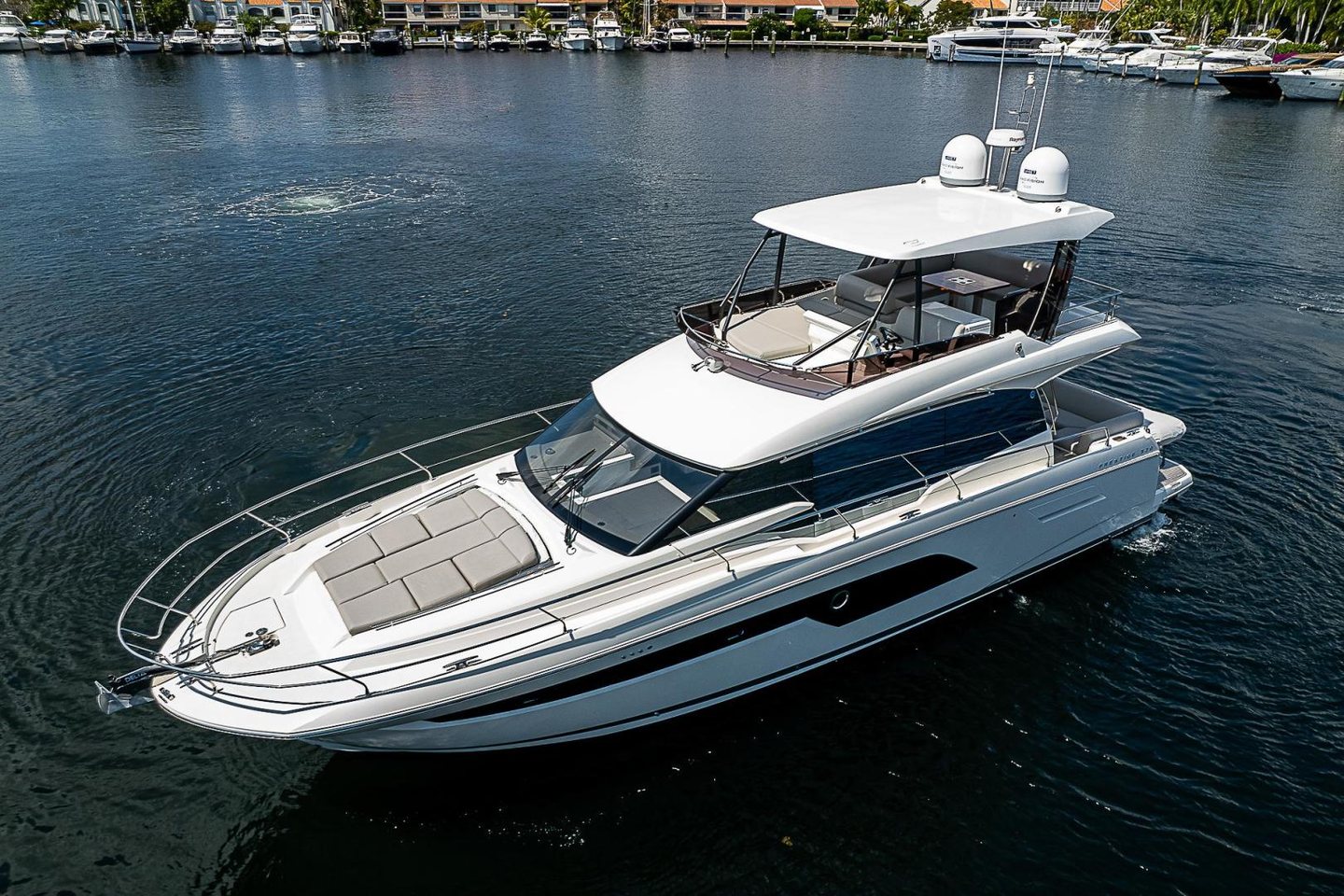360 VR Virtual Tours of the 2022 Prestige 520 FLY