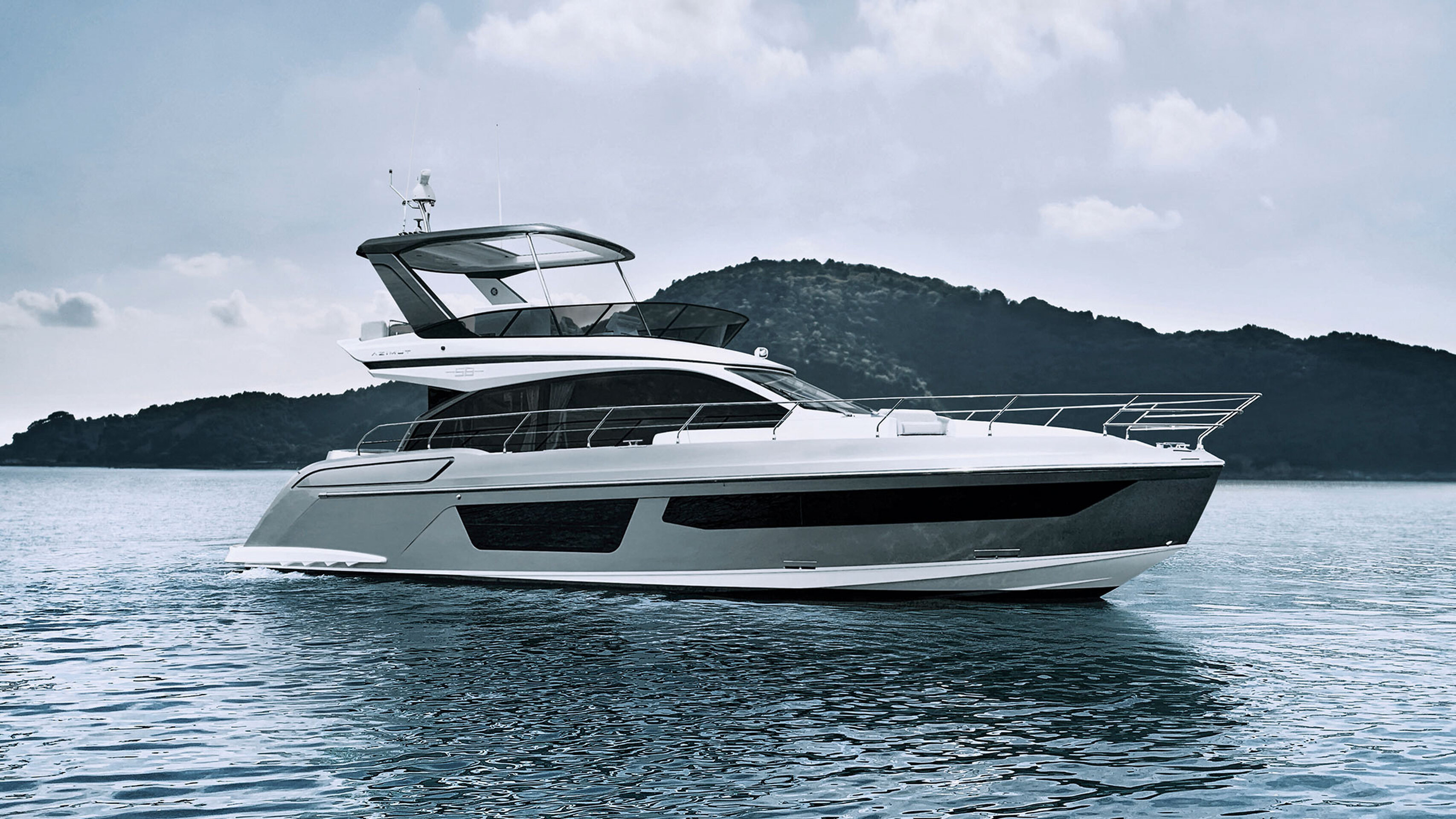 360 VR Virtual Tours of the Azimut Fly 58