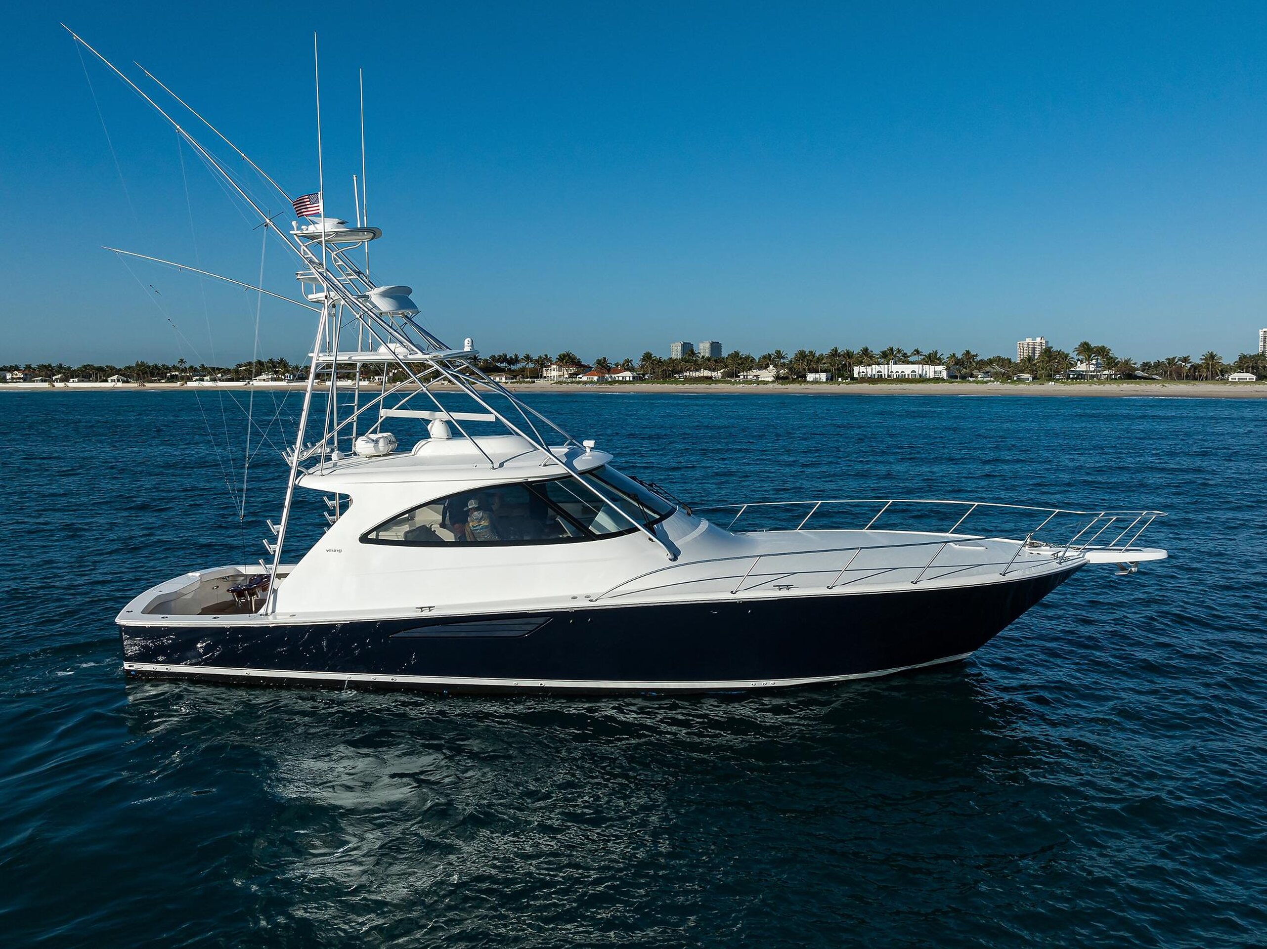 360 VR Virtual Tours of the 2017 Viking 52' Sport Tower 