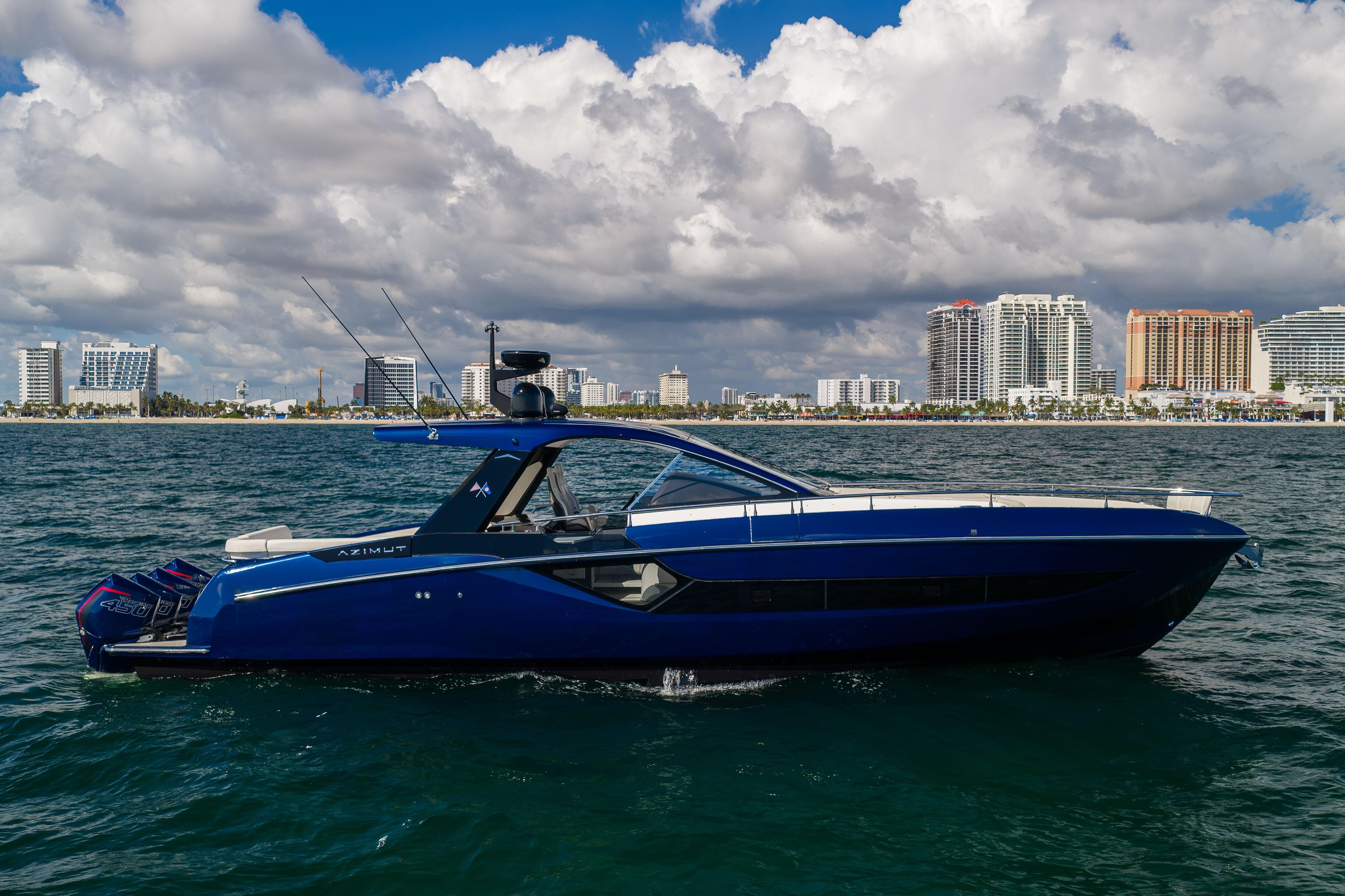 360 VR Virtual Tours of the 2022 Azimut 47' Verde