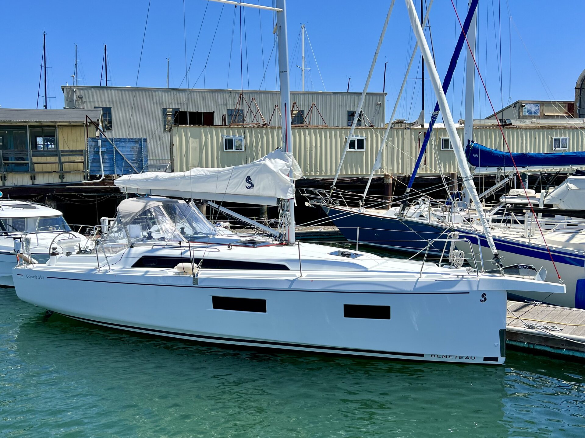 360 VR Virtual Tours of the Oceanis 34.1 #187 SF Office