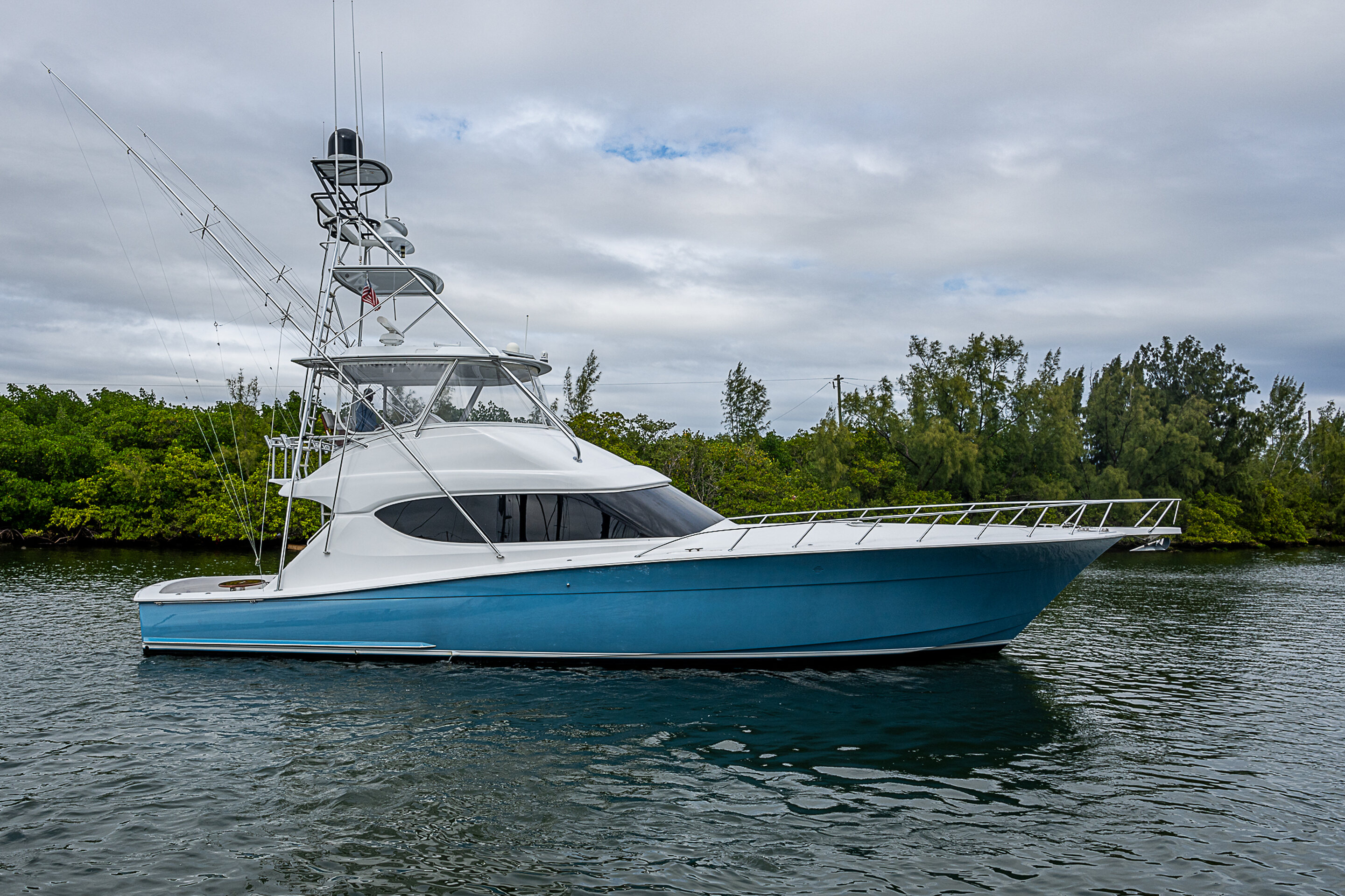 360 VR Virtual Tours of the 2008 Hatteras 60 GT 