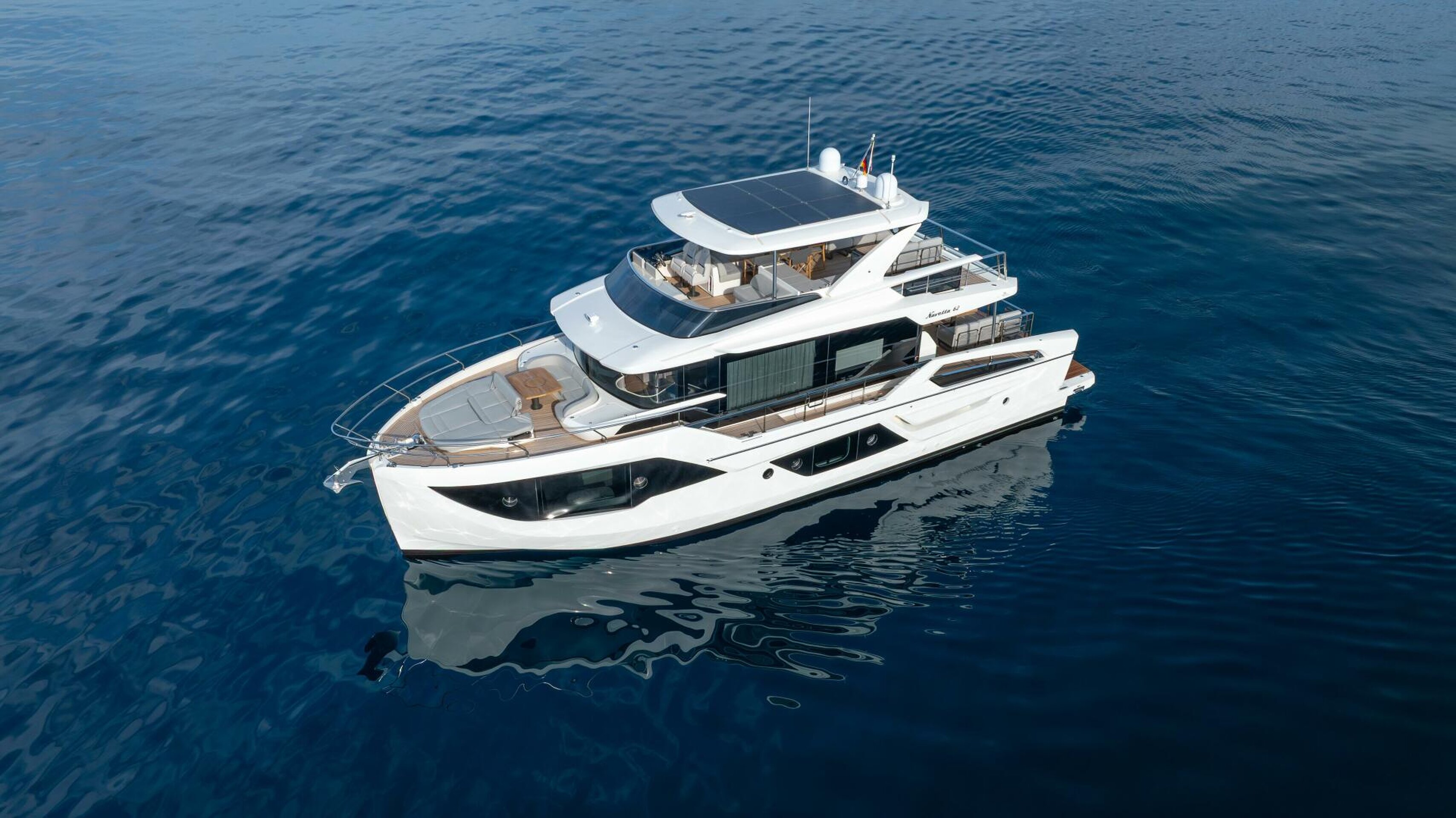 360 VR Virtual Tours of the Absolute Navetta 62