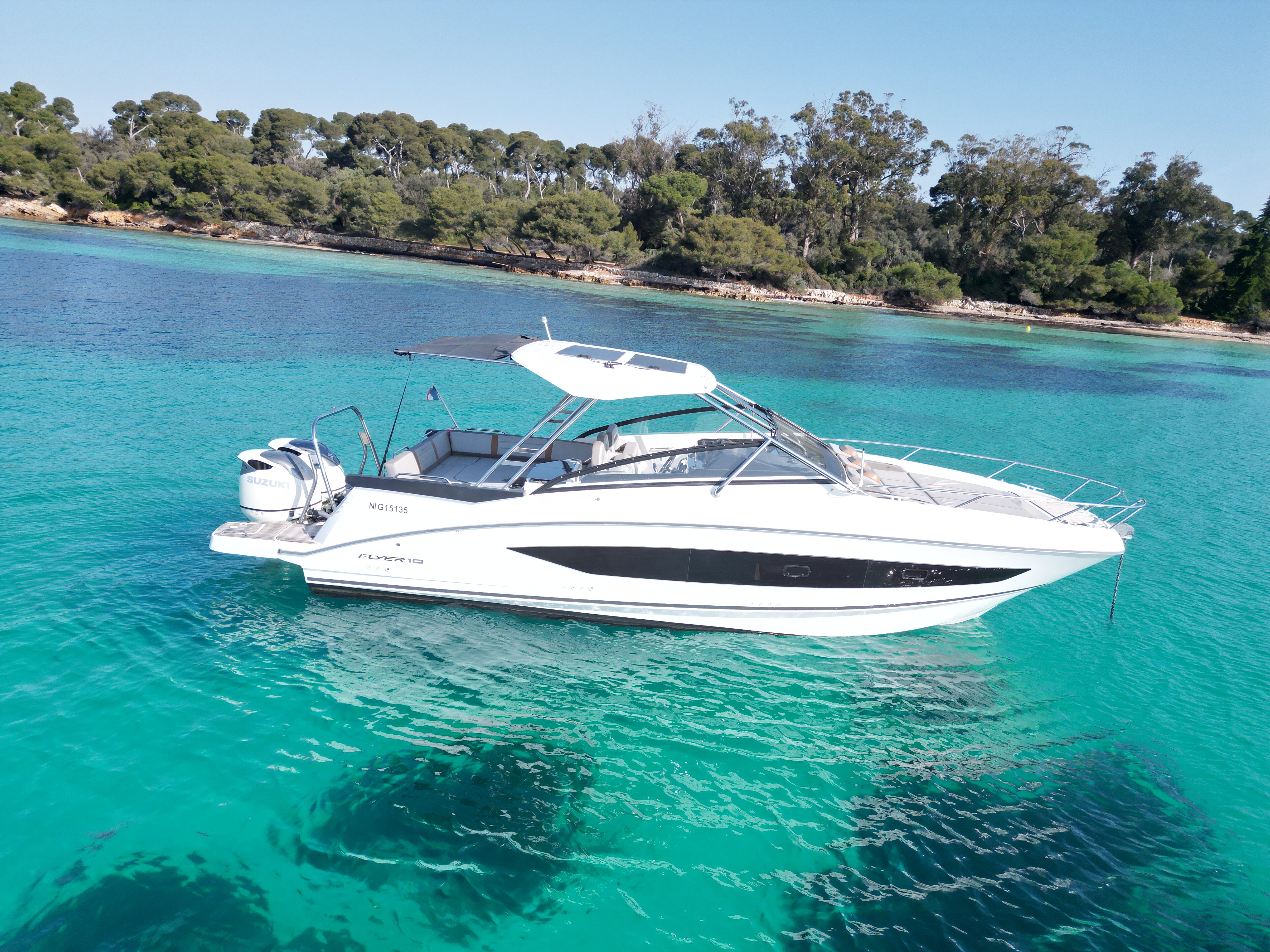 360 VR Virtual Tours of the Beneteau Flyer 10