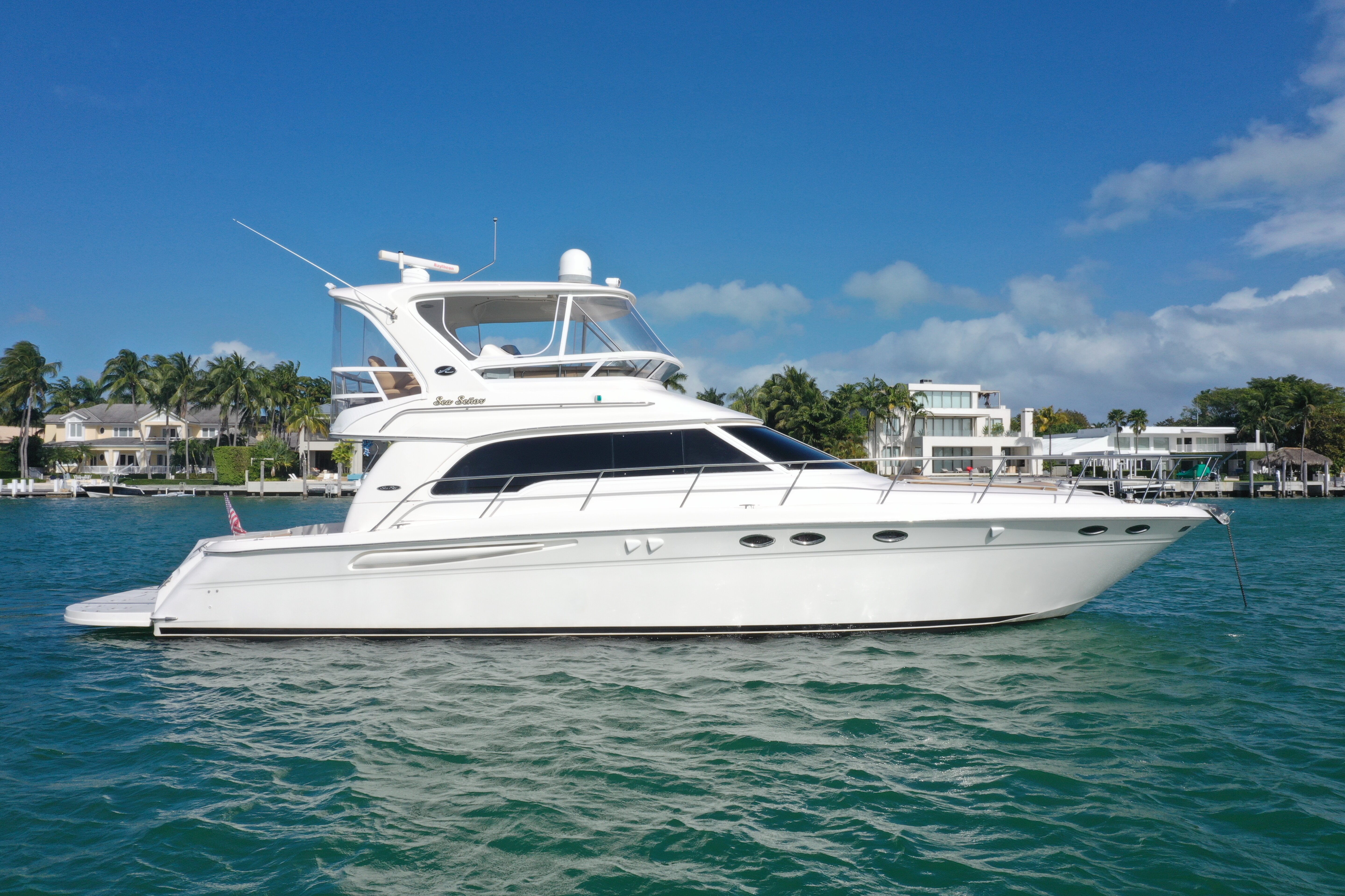 360 VR Virtual Tours of the Sea Ray 480 Sedan Bridge